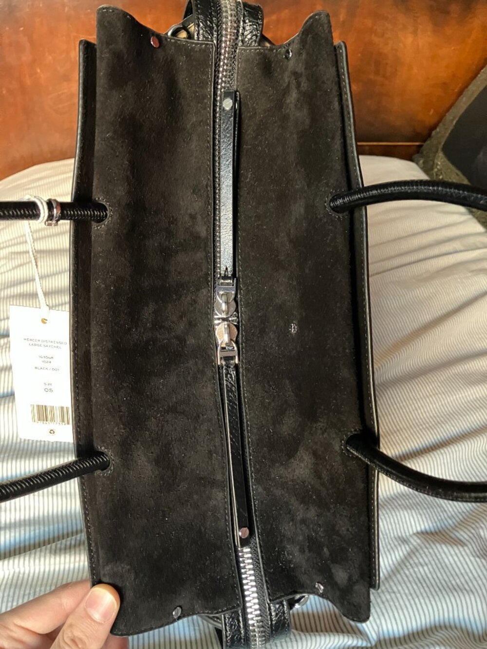 Tory Burch Larger Mercer Distressed Leather - Picture 7 of 13